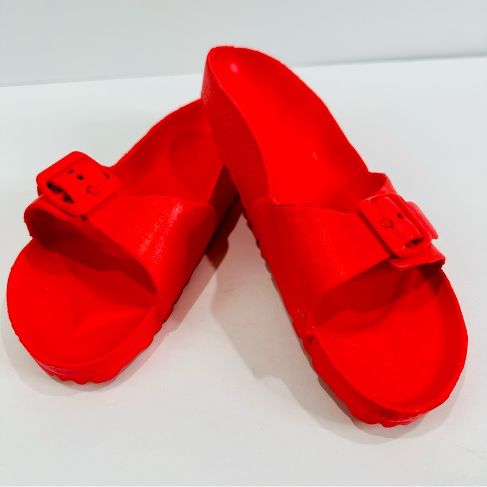 🩷 SALMON COLORED SANDALS LIKE NEW SIZE 7 BEACH VACATION OR DAILY COMFY WEAR - Picture 8 of 9